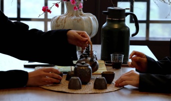 穿越时光，品味茶香——喝茶的益处揭秘
